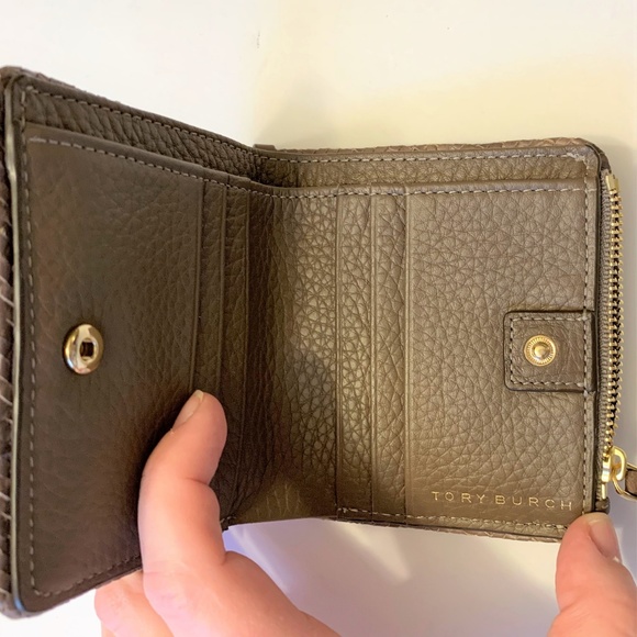 TORY BURCH Taylor Mini Wallet ~ Leather Tassel - Picture 4 of 7